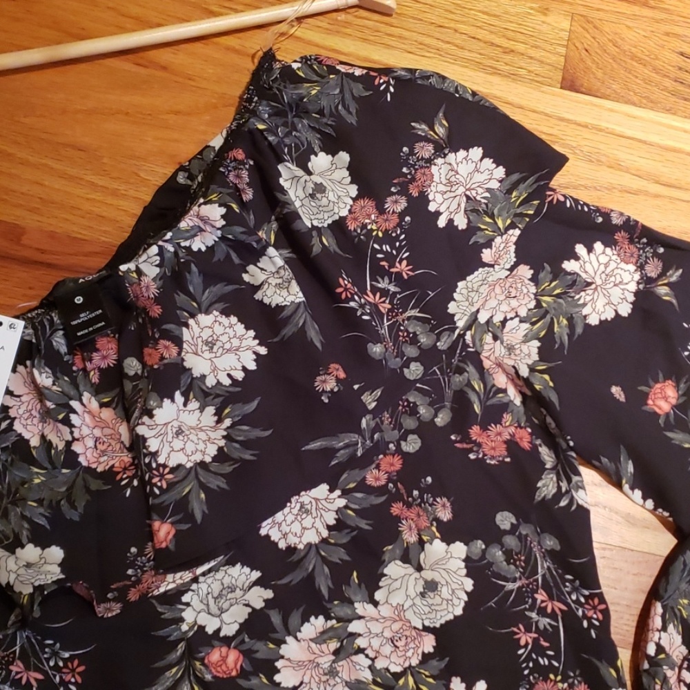 NWT - Floral Printed One Shoulder Blouse - Picture 5 of 5